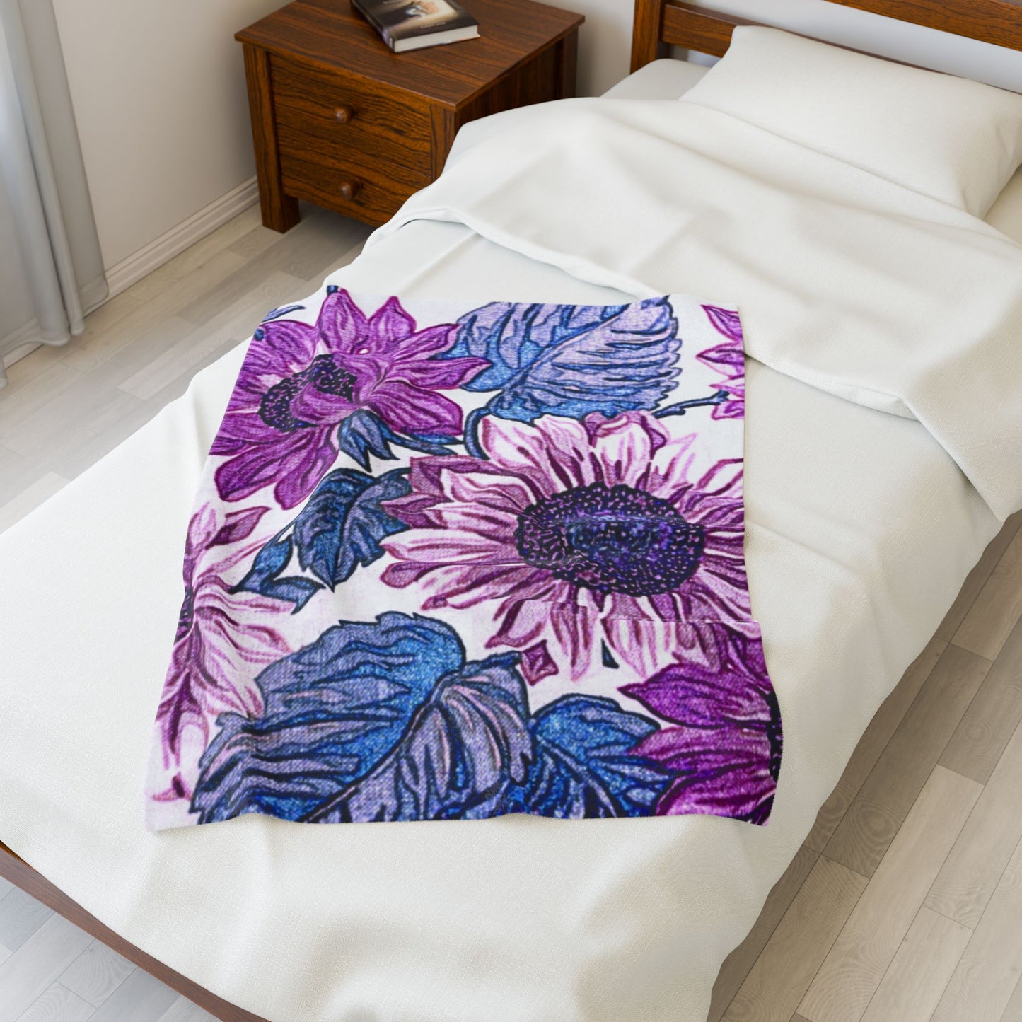 Cozy Floral Velveteen Plush Blanket - Perfect for Home Decor & Gifts